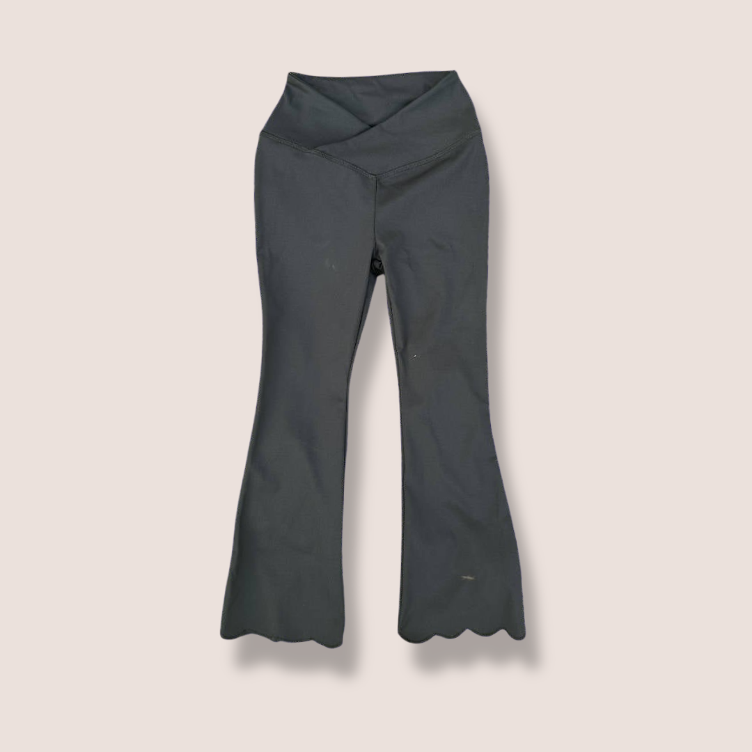 LuLu Dupe Flare Skinnies w Lettuce Hem